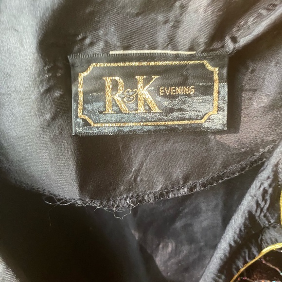 This is a very nice R&K evening blazer, it has been worn once or twice. - Picture 3 of 4